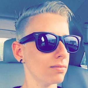 Meet your Posher, Sam